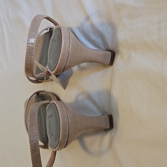 Worthington Croc Nude Heels Size 8.5 - Picture 2 of 5